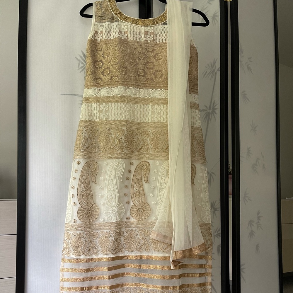 Off white 3 piece set size medium